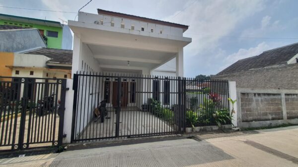 [RBT019] Dijual Rumah 2 Lantai Strategis di Arcamanik