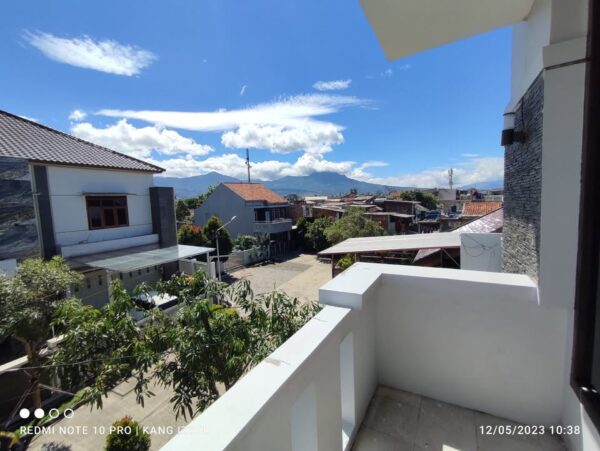 [RBT095] Di Jual Rumah Mewah Siap Huni 2 Lantai di Antapani Kota Bandung - Gambar 3