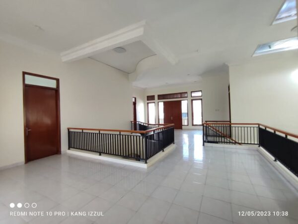 [RBT095] Di Jual Rumah Mewah Siap Huni 2 Lantai di Antapani Kota Bandung - Gambar 13