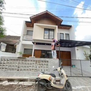 [RBT133] Jual Rumah BARU TROPICAL Desain di Antapani kota Bandung harga MENARIK