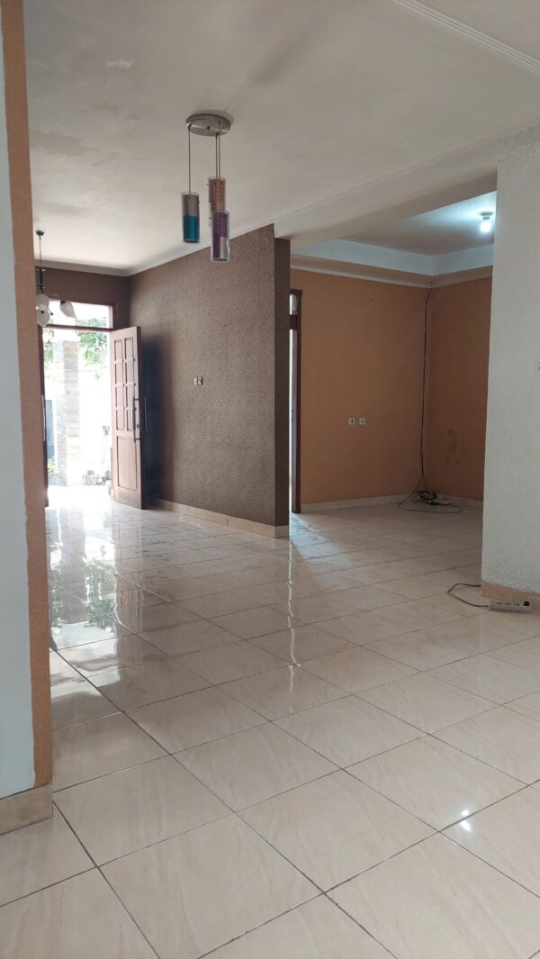 [RBT010] Dijual Rumah di Antapani Cisaranten Kulon Bandung - Gambar 5