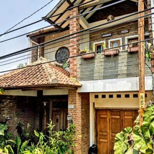 [RBT031] Dijual Cepat Rumah Bernuansa Bali 4 Lantai Siap Huni