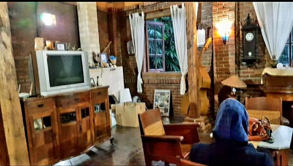 [RBT031] Dijual Cepat Rumah Bernuansa Bali 4 Lantai Siap Huni - Gambar 4