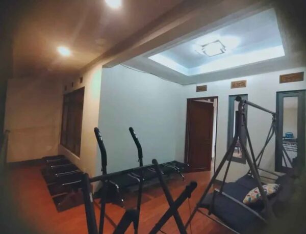 [RBT528] Rumah di Jl. Cikampek Antapani Bandung - Gambar 11
