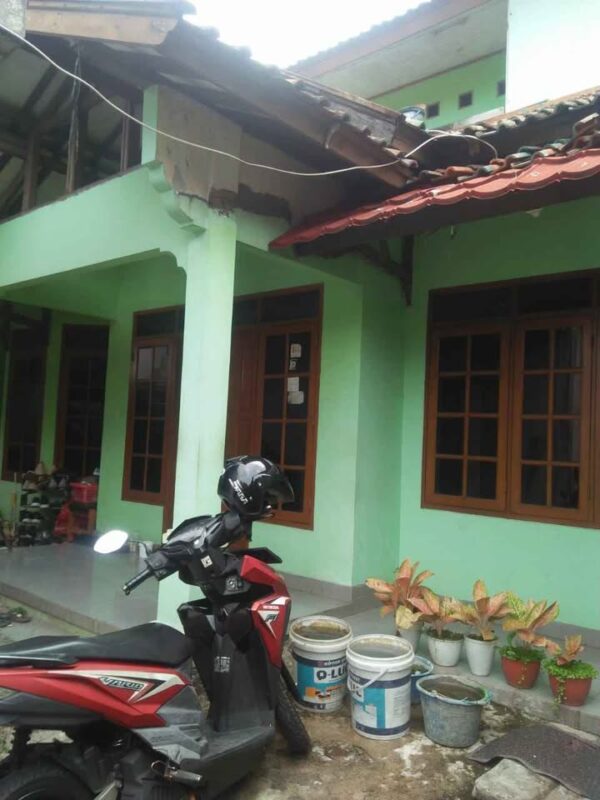 [RBT437] Dijual Rumah plus 2 toko di Arcamanik Sindanglaya Kota Bandung - Gambar 2