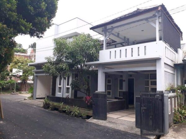 [RBT371] Dijual Rumah Beserta Isinya di Jatihandap - Gambar 4