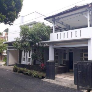 [RBT371] Dijual Rumah Beserta Isinya di Jatihandap