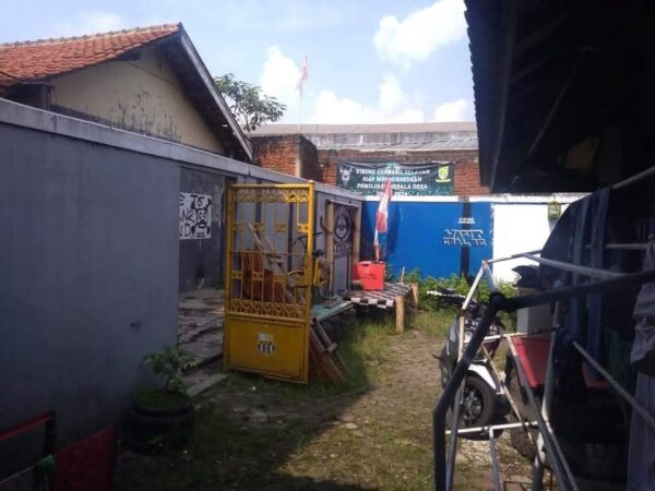 [RBT396] Dijual Rumah Siap Huni Sangat Strategis dan Halaman Cukup Luas - Gambar 4