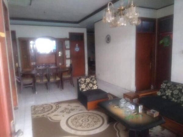 [RBT396] Dijual Rumah Siap Huni Sangat Strategis dan Halaman Cukup Luas - Gambar 5