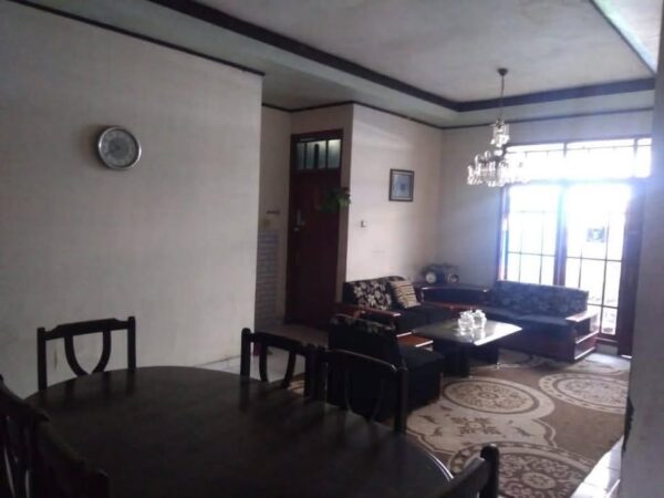 [RBT396] Dijual Rumah Siap Huni Sangat Strategis dan Halaman Cukup Luas - Gambar 8
