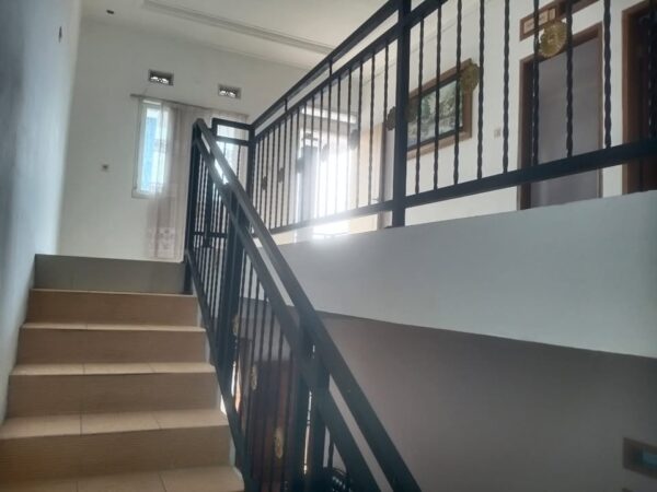 [RBT572] Rumah Second Luas di Jatihandap - Gambar 15