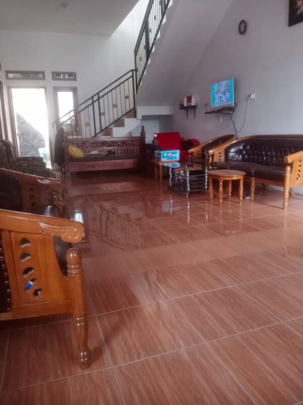 [RBT572] Rumah Second Luas di Jatihandap - Gambar 17
