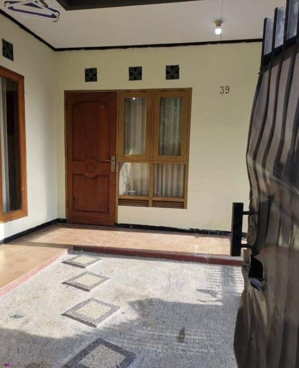 [RBT572] Rumah Second Luas di Jatihandap - Gambar 11