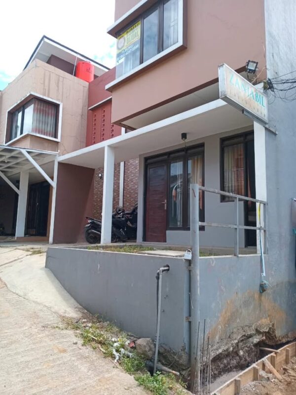 [RBT370] Dijual Rumah Pinggir Jalan Jatihandap Bandung hanya 700 meter ke Terminal Cicaheum