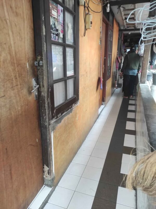[RBT558] Dijual Cepat Mendesak Kontrakan / Kost Kostan Aktif Isi Penuh 6 Kamar Kos Kosan Kiaracondong - Gambar 2