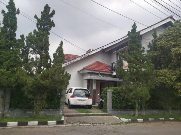 [RBT325] Dijual Rumah Second 2 Lantai Posisi Hook di Perumahan Adipura Gedebage Kota Bandung - Gambar 5