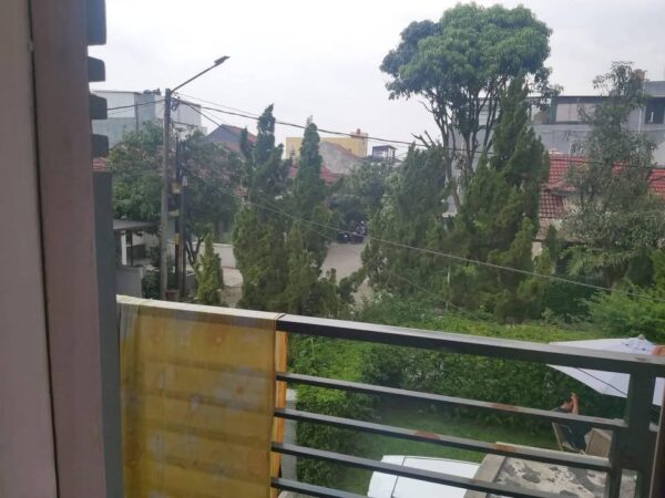 [RBT325] Dijual Rumah Second 2 Lantai Posisi Hook di Perumahan Adipura Gedebage Kota Bandung - Gambar 6