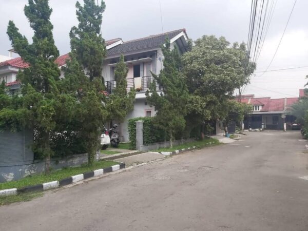 [RBT325] Dijual Rumah Second 2 Lantai Posisi Hook di Perumahan Adipura Gedebage Kota Bandung - Gambar 9