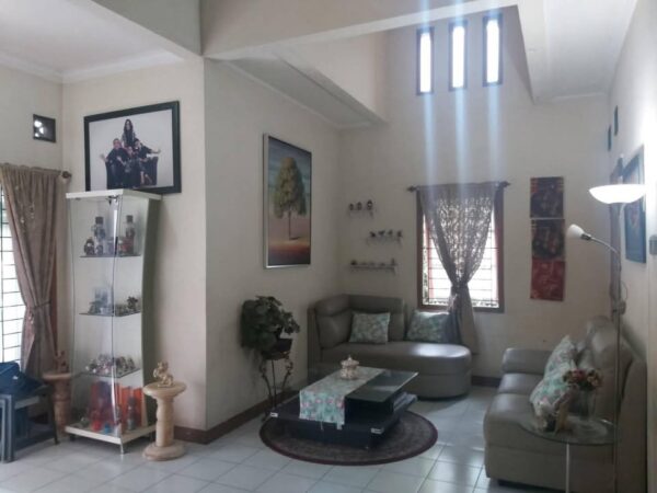 [RBT325] Dijual Rumah Second 2 Lantai Posisi Hook di Perumahan Adipura Gedebage Kota Bandung - Gambar 10