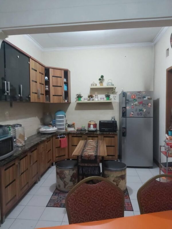 [RBT325] Dijual Rumah Second 2 Lantai Posisi Hook di Perumahan Adipura Gedebage Kota Bandung - Gambar 11