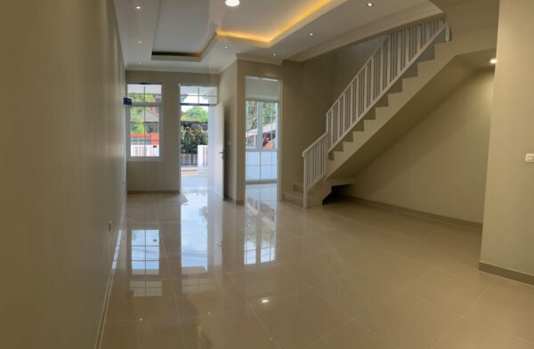 [RBT514] JUAL RUMAH 2 LANTAI BAGUS DAN TERAWAT SIAP HUNI HARGA MURAH DI ARCAMANIK BANDUNG - Gambar 2