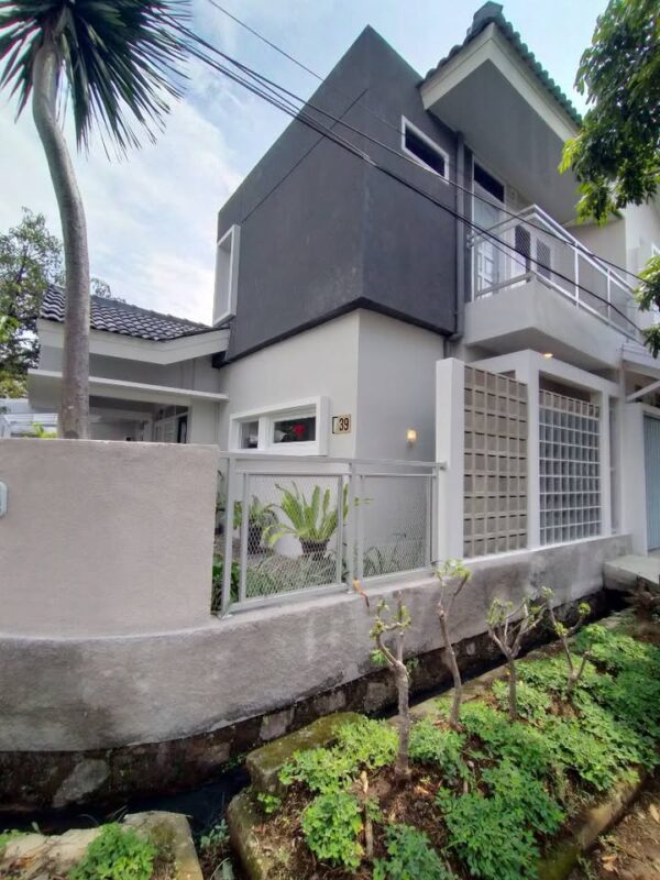 [RBT241] DI JUAL CEPAT RUMAH SIAP HUNI FULL FURNISHED LOKASI ARCAMANIK ENDAH KOTAMADYA BANDUNG - Gambar 2