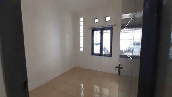 [RBT243] Rumah MURAH Siap Huni 3 Kamar Tidur di Cisaranten Arcamanik - Gambar 4