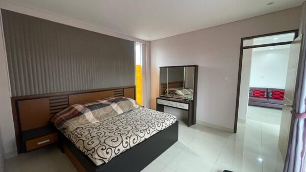 [RBT340] DIJUAL CEPAT VILLA DI CILEUNYI ADA KOLAM RENANG - Gambar 3
