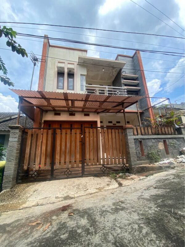 [RBT404] Dijual Cepat Rumah 2Lt Harga Sangat Jauh dibawah Pasaran - Gambar 4