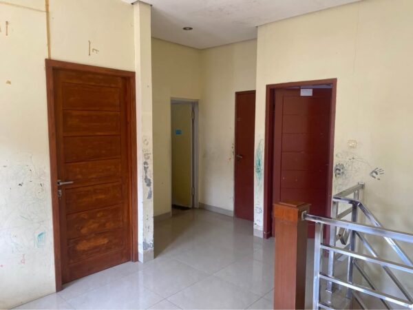 [RBT404] Dijual Cepat Rumah 2Lt Harga Sangat Jauh dibawah Pasaran - Gambar 9