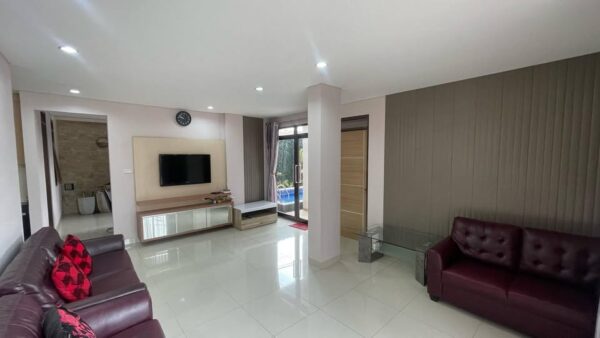 [RBT340] DIJUAL CEPAT VILLA DI CILEUNYI ADA KOLAM RENANG - Gambar 6