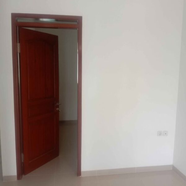 [RBT425] Rumah Baru Gaya Modern di Di cisaranten kulon Arcamanik, Bandung - Gambar 8