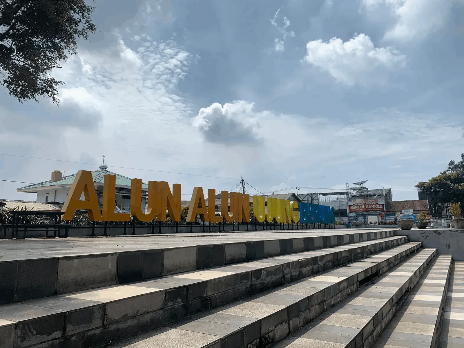 Lokasi
